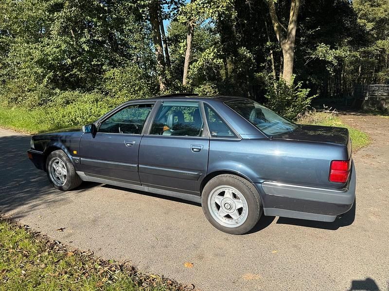 Gebraucht Audi V8 250 PS (183 kW) 1991 Blau Limousine