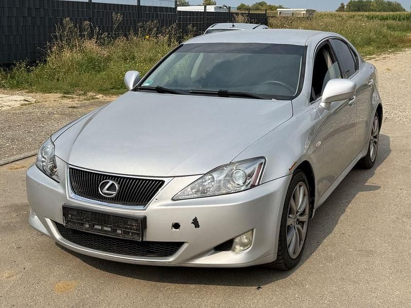 Silber Gebraucht 2006 Lexus IS220d Limousine | 1.150 € (Guter Preis) - Bild 1/4