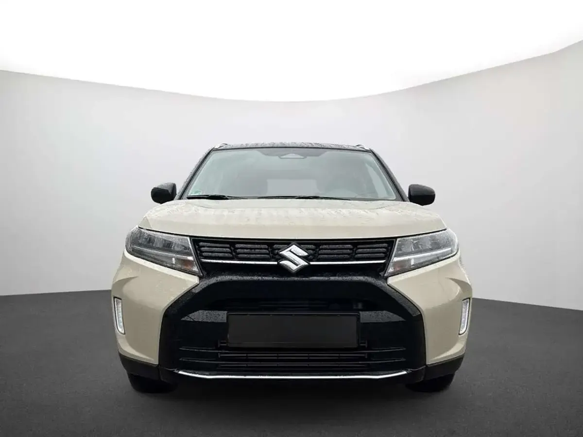 Gebraucht Suzuki Vitara Comfort 110 PS (80 kW) 2025 Savannah/cosmic blac SUV