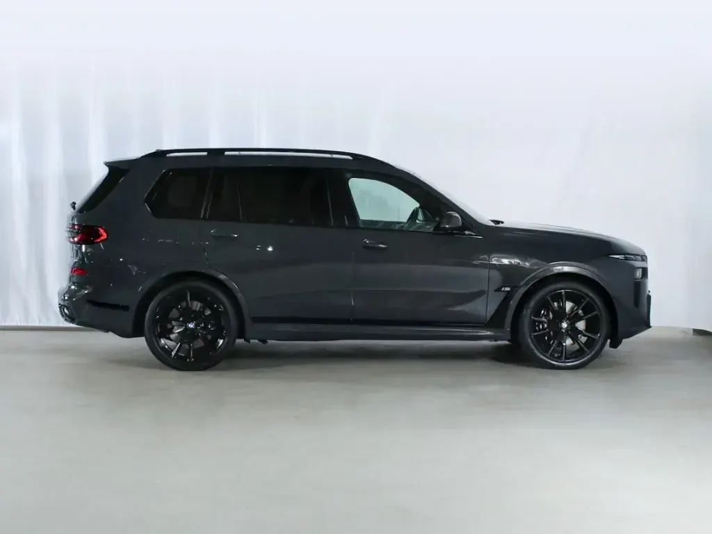 Gebraucht BMW X7 M Sport 530 PS (389 kW) 2024 Grau SUV