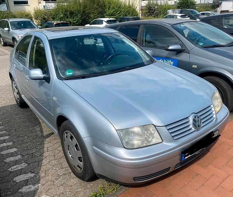 Silber Gebraucht 2003 VW Bora Limousine | 1.000 € (Superpreis) - Bild 1/4