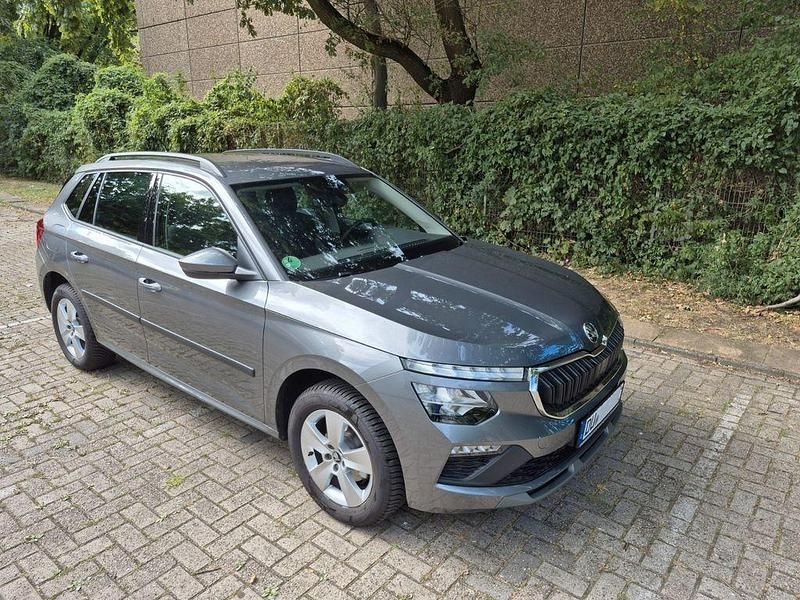 Grau Gebraucht 2025 Skoda Kamiq SUV | 20.350 € (Superpreis) - Bild 1/4