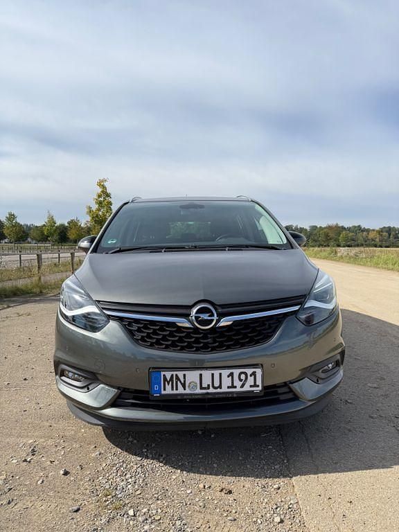Grau Gebraucht 2017 Opel Zafira Tourer Van / Kleinbus | 10.500 € (Fairer Preis) - Bild 1/4