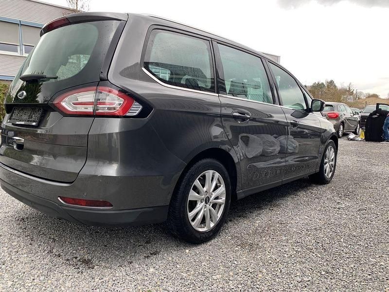 Gebraucht Ford Galaxy Titanium 179 PS (131 kW) 2017 Grau Van / Kleinbus