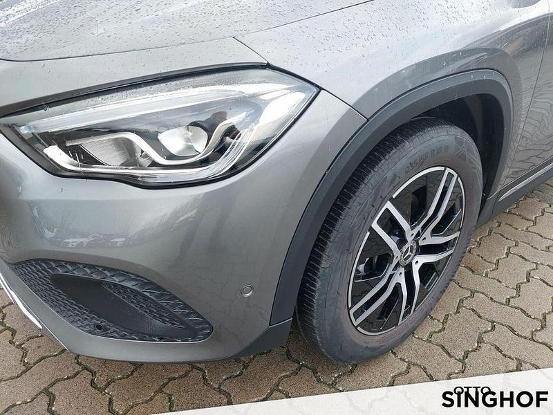 Gebraucht Mercedes GLA180 Progressive 136 PS (100 kW) 2021 Grau SUV