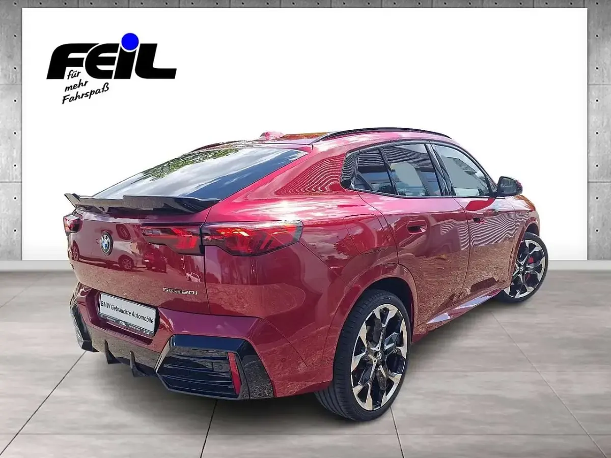 Gebraucht BMW X2 M Sport 156 PS (114 kW) 2025 Dragon fire rot SUV