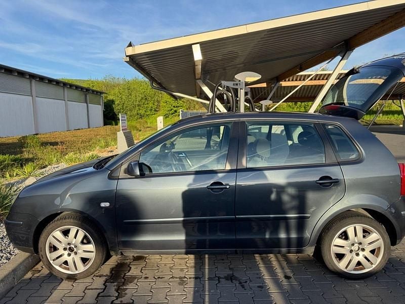 Blau Gebraucht 2004 VW Polo Kleinwagen | 1.200 € (Fairer Preis) - Bild 1/4