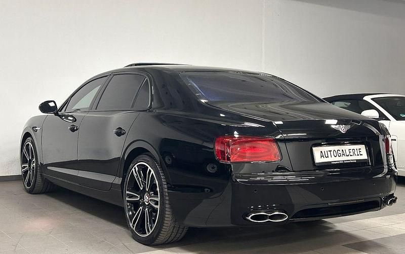 Gebraucht Bentley Flying Spur 507 PS (372 kW) 2016 Schwarz Limousine