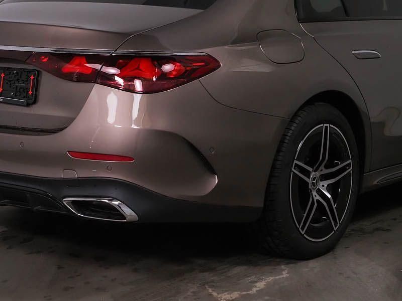 Gebraucht Mercedes E300 AMG 313 PS (230 kW) 2024 Metalliclack samtbraun Limousine