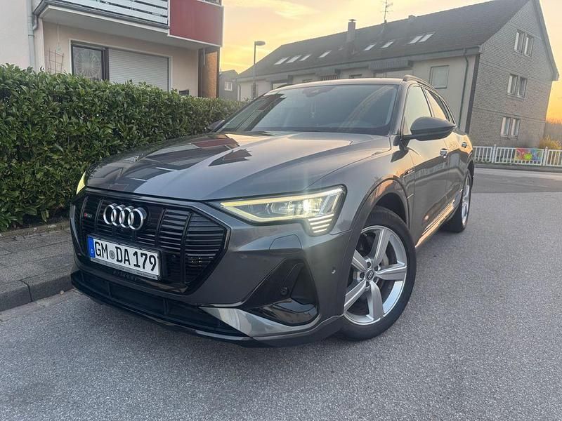 Gebraucht Audi e-tron S-Line 230 kW (313 PS) 2021 Grau SUV