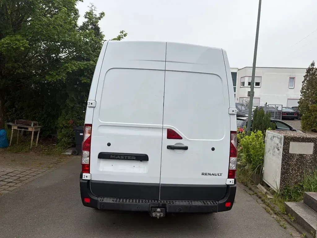 Używany Renault Master 131 KM (96 kW) 2018 Biały Van