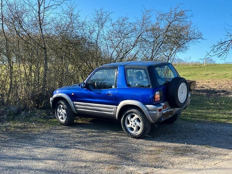 Gebraucht Toyota RAV4 128 PS (94 kW) 1999 Blau SUV