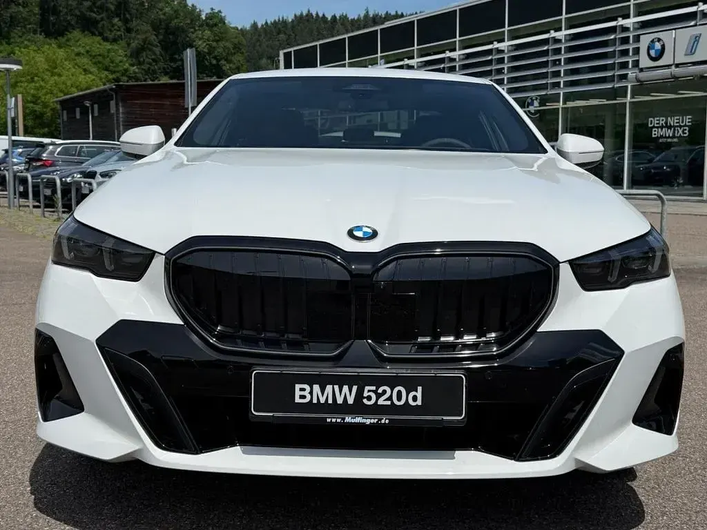 Neu BMW 520 Performance 197 PS (144 kW) 2026 Weiß Limousine
