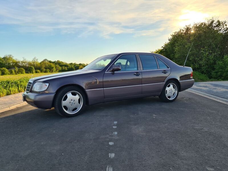 Braun Gebraucht 1992 Mercedes E400 Limousine | 14.750 € - Bild 1/4