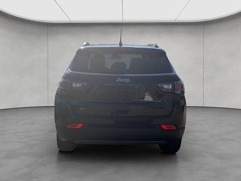 Gebraucht Jeep Compass Limited 131 PS (96 kW) 2024 Solid black SUV