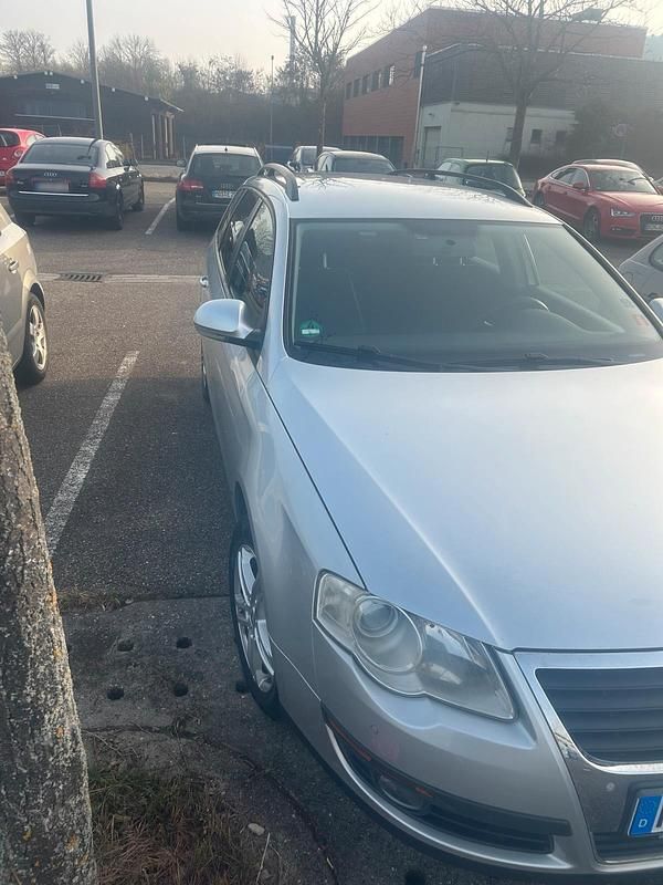 Second-hand VW Passat 140 CP (102 kW) 2011 Argintiu Hatchback