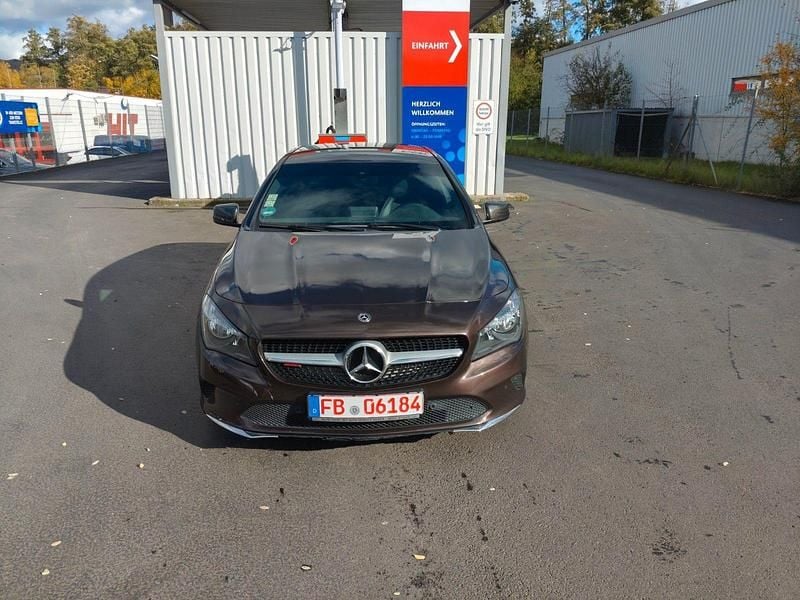 Braun Gebraucht 2017 Mercedes CLA200 Kombi | 11.700 € (Superpreis) - Bild 1/4
