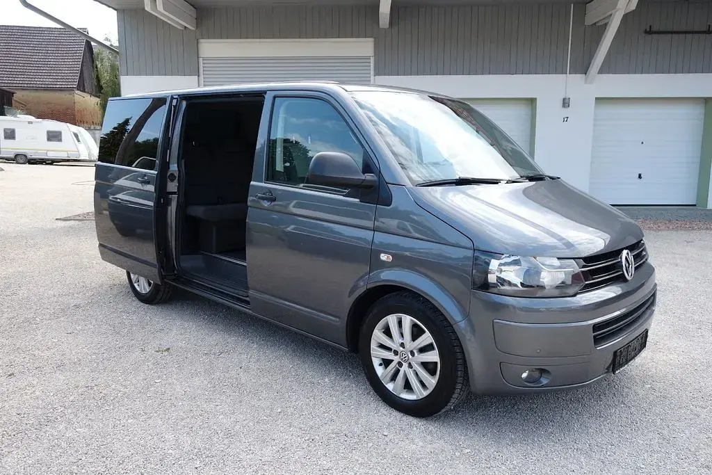 Gebraucht VW Multivan Startline 140 PS (102 kW) 2013 Grau Van / Kleinbus