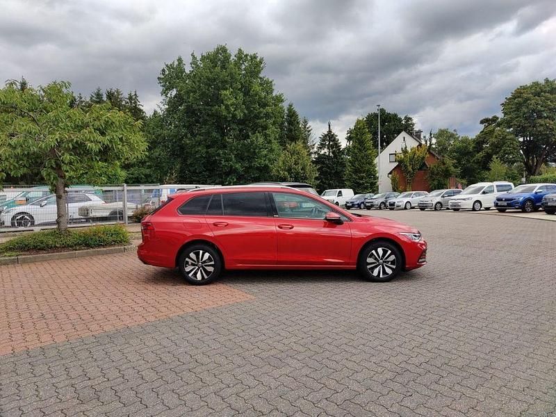 Gebraucht VW Golf VIII Move 110 PS (80 kW) 2024 Kings red (rot) Kombi