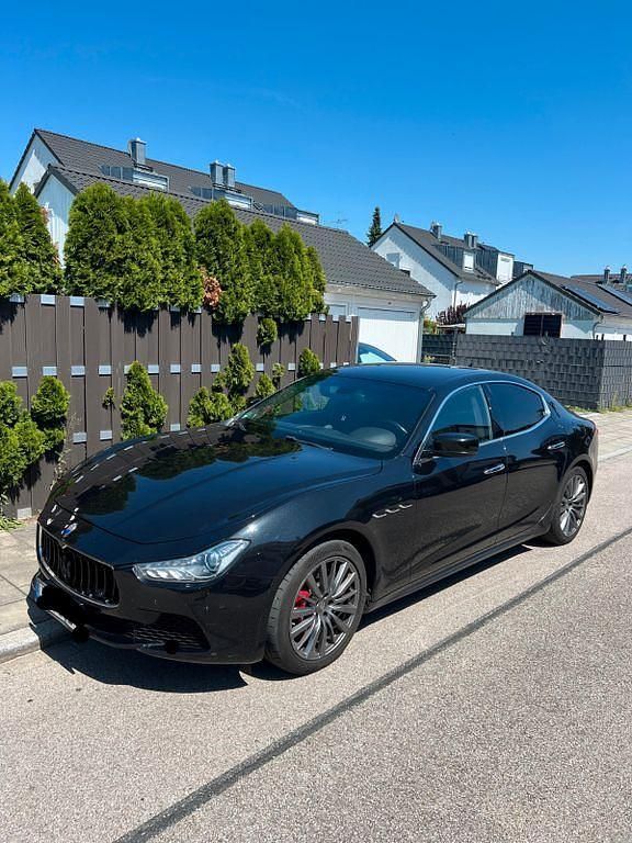 Schwarz Gebraucht 2017 Maserati Ghibli Coupé | 28.500 € (Fairer Preis) - Bild 1/4