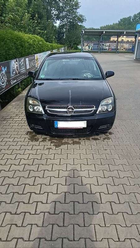Schwarz Gebraucht 2004 Opel Vectra GTS Limousine | 1.400 € (Guter Preis) - Bild 1/4