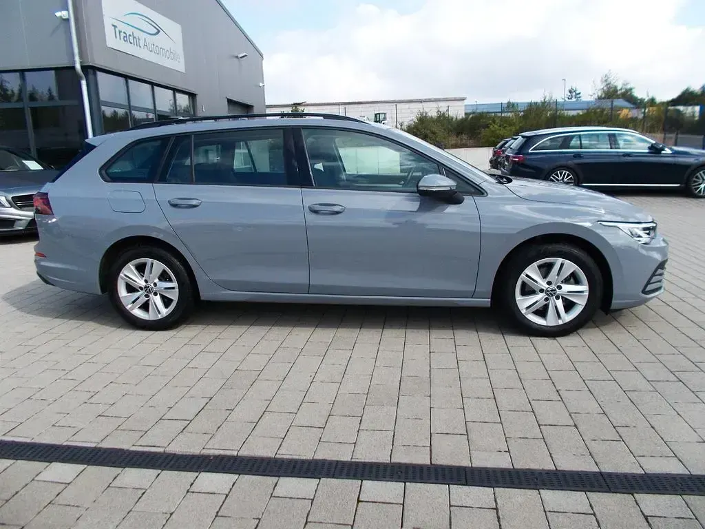 Gebraucht VW Golf VIII Life 110 PS (80 kW) 2021 Grau Kombi