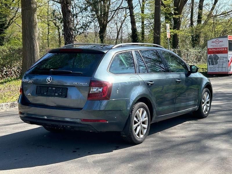 Gebraucht Skoda Octavia Style 116 PS (85 kW) 2019 Grau Kombi