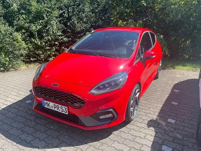 Gebraucht Ford Fiesta S 200 PS (147 kW) 2018 Rot Kleinwagen