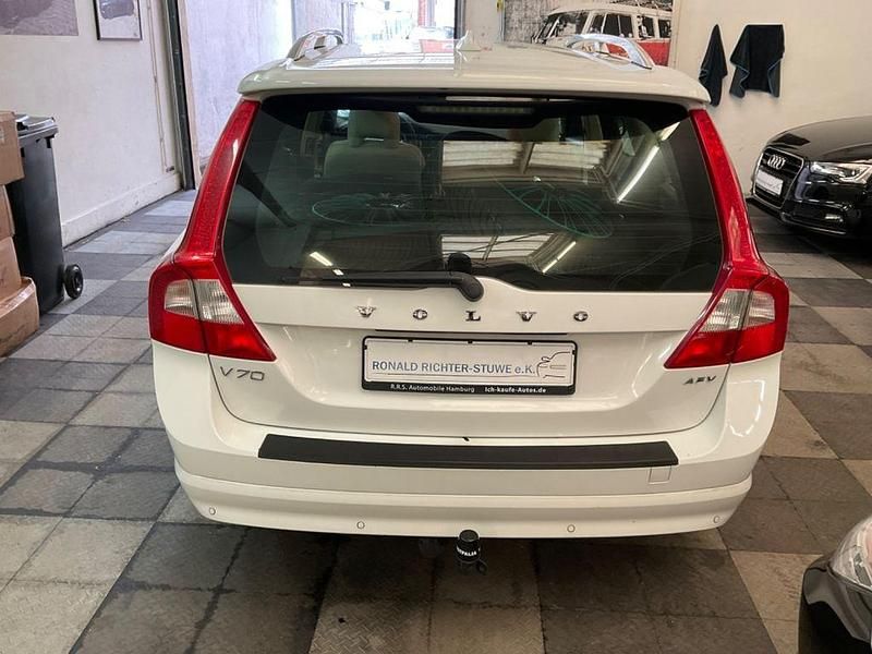 Gebraucht Volvo V70 Summum 231 PS (169 kW) 2010 Weiß Kombi