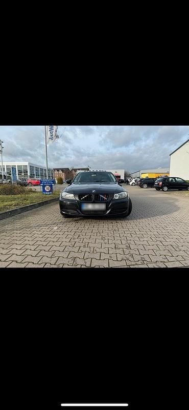 Gebraucht BMW 316 116 PS (85 kW) 2011 Schwarz Limousine