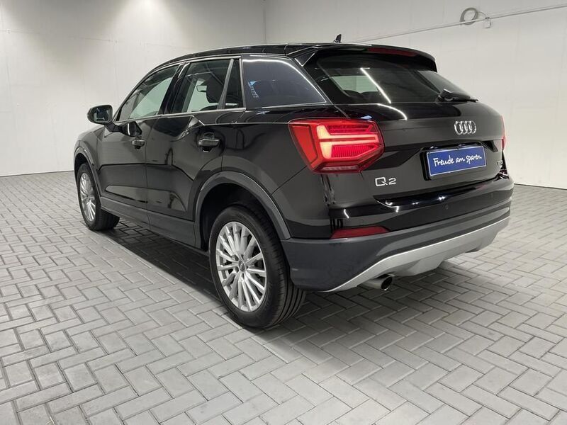 Gebraucht Audi Q2 Comfort 116 PS (85 kW) 2017 Brillantschwarz (brillantschwarz SUV