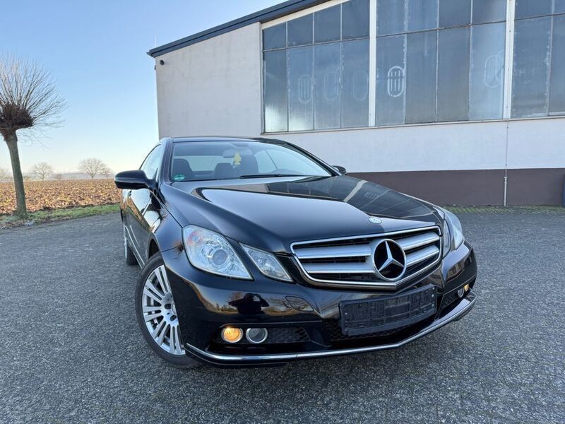 Schwarz Gebraucht 2009 Mercedes E250 Coupé | 7.499 € (Superpreis) - Bild 1/4