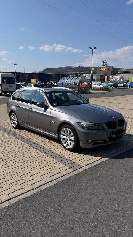 Gebraucht BMW 320 184 PS (135 kW) 2012 Silber Kombi