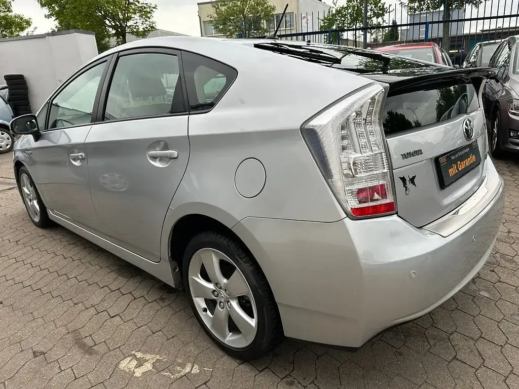 Gebraucht Toyota Prius Life 99 PS (72 kW) 2010 Silber Kleinwagen