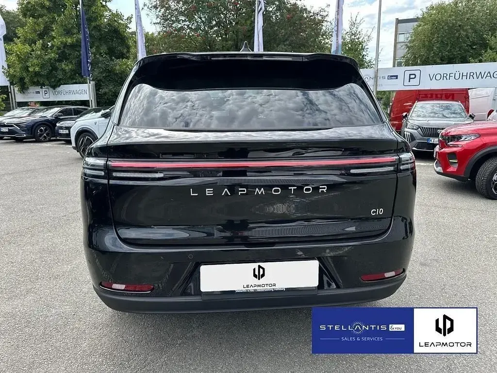Nuova Leapmotor C10 215 CV (158 kW) 2026 Nero SUV
