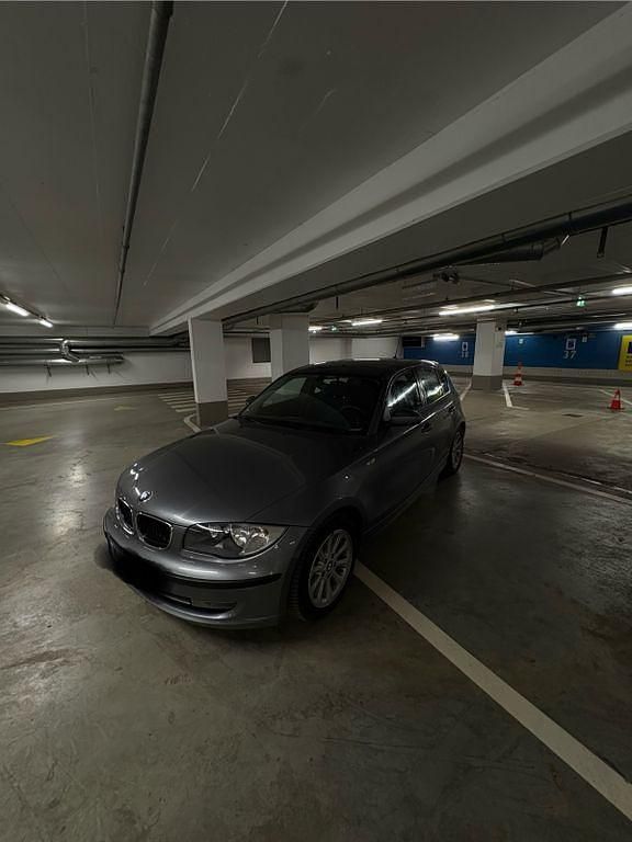Gebraucht BMW 116 122 PS (89 kW) 2009 Grau Kleinwagen
