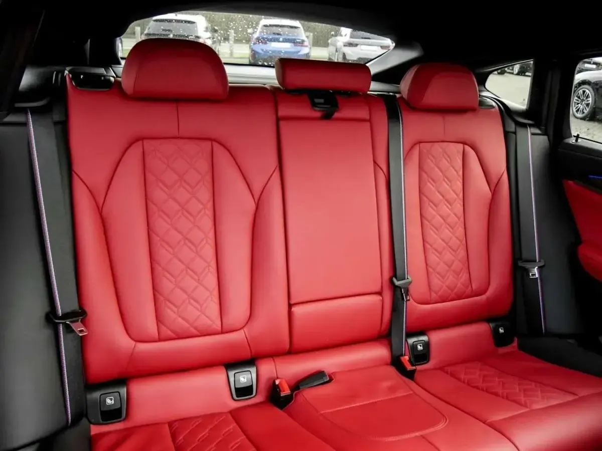 Gebraucht BMW X4 M M Sport 360 PS (264 kW) 2023 Black sapphire SUV