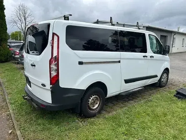 Gebraucht Ford Transit Custom Trend 131 PS (96 kW) 2017 Frostweiß Kombi
