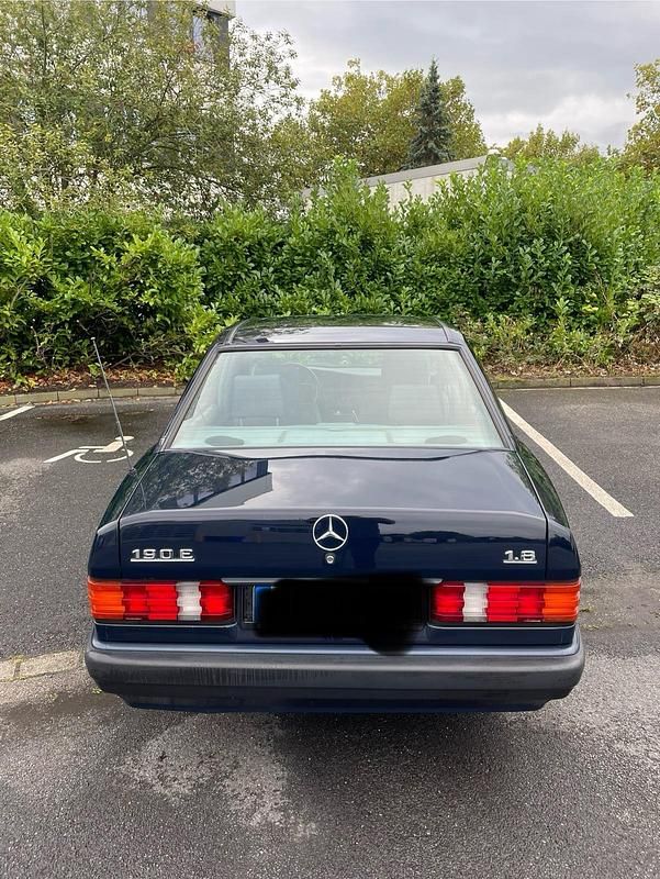 Gebraucht Mercedes 190 109 PS (80 kW) 1991 Blau Limousine