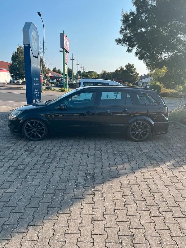 Gebraucht Opel Astra 115 PS (84 kW) 2008 Schwarz Kombi