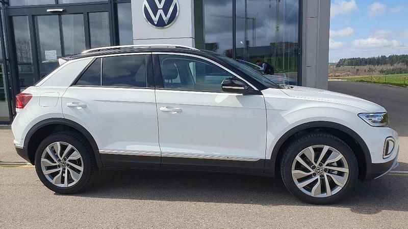 Second-hand VW T-Roc Style 190 CP (139 kW) 2023 Alb SUV
