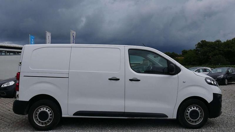 Gebraucht Opel Vivaro 122 PS (89 kW) 2020 White jade Van / Kleinbus