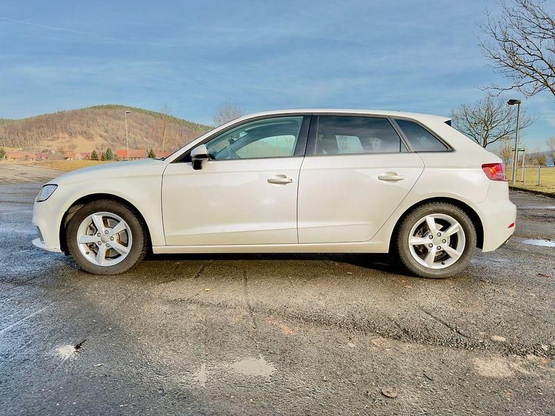 Gebraucht Audi A3 S-Line 150 PS (110 kW) 2019 Weiß Limousine