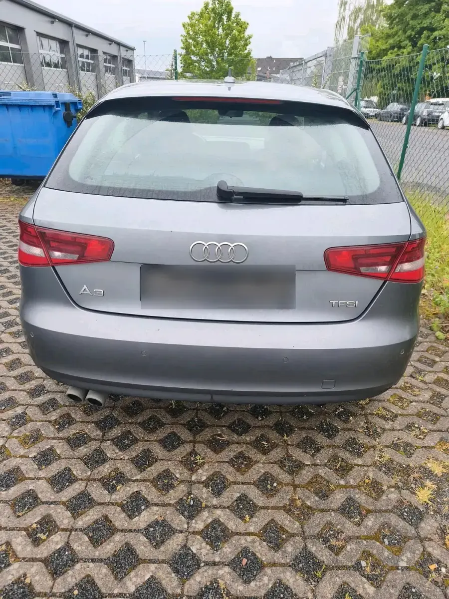 Gebraucht Audi A3 125 PS (91 kW) 2015 Grau Limousine