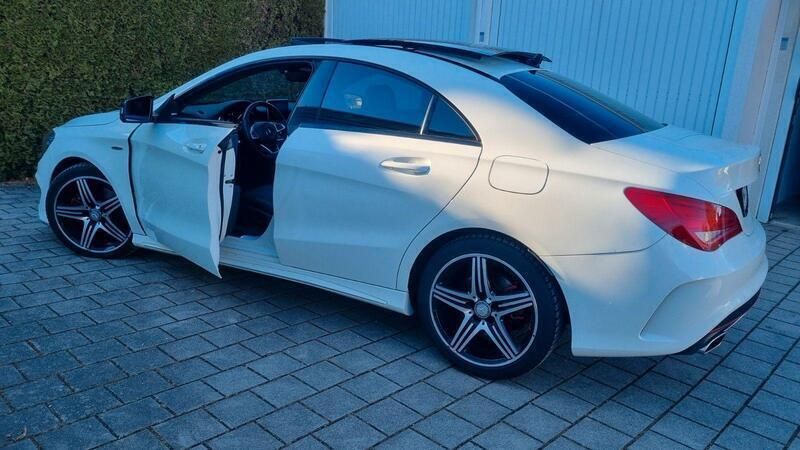 Weiß Gebraucht 2015 Mercedes CLA250 AMG line Limousine | 20.999 € (Guter Preis) - Bild 1/4