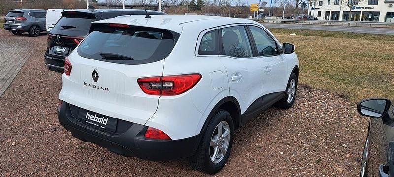 Gebraucht Renault Kadjar Life 131 PS (96 kW) 2015 Weiß SUV