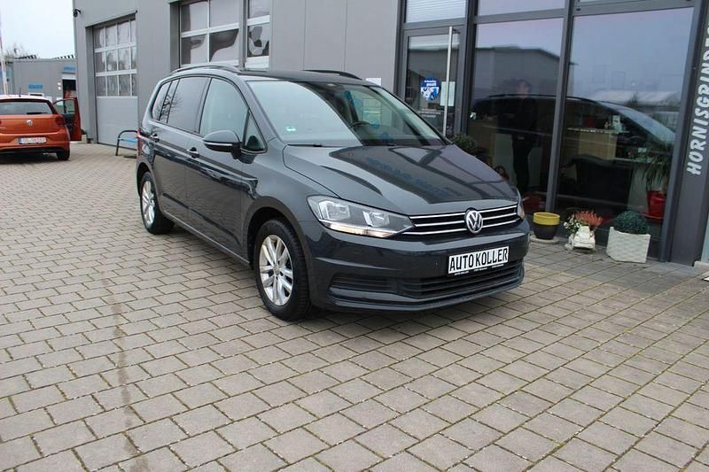 Gebraucht VW Touran 116 PS (85 kW) 2018 Grau Van / Kleinbus