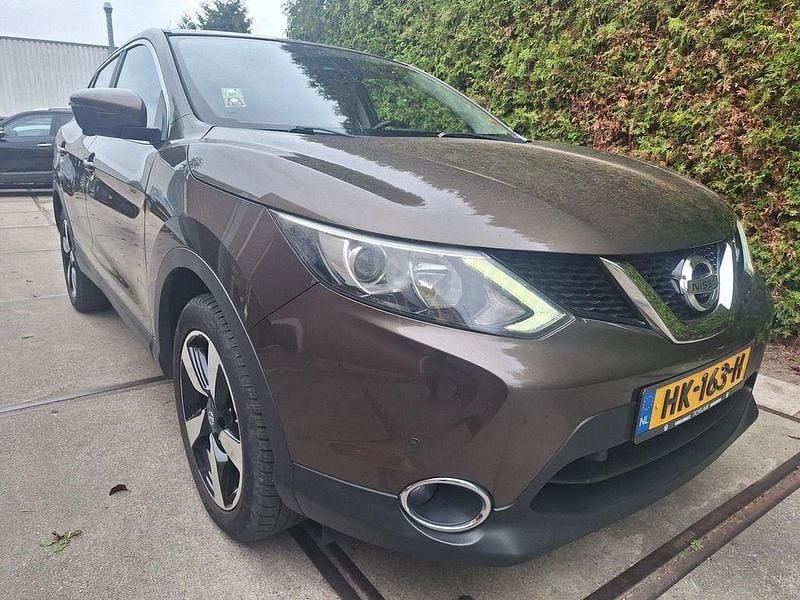 Gebraucht Nissan Qashqai 116 PS (85 kW) 2015 Braun SUV