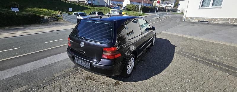 Gebraucht VW Golf IV 105 PS (77 kW) 2002 Kleinwagen