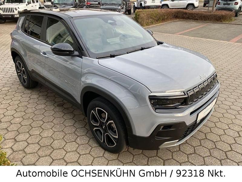 Neu Jeep Avenger Summit 110 PS (80 kW) 2026 Grau SUV